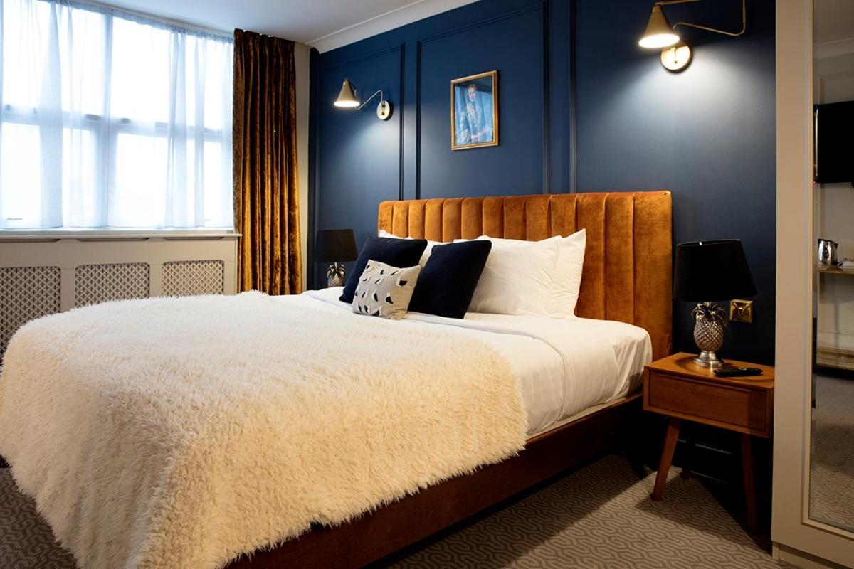Hotel Cromwell Стівенідж Екстер'єр фото