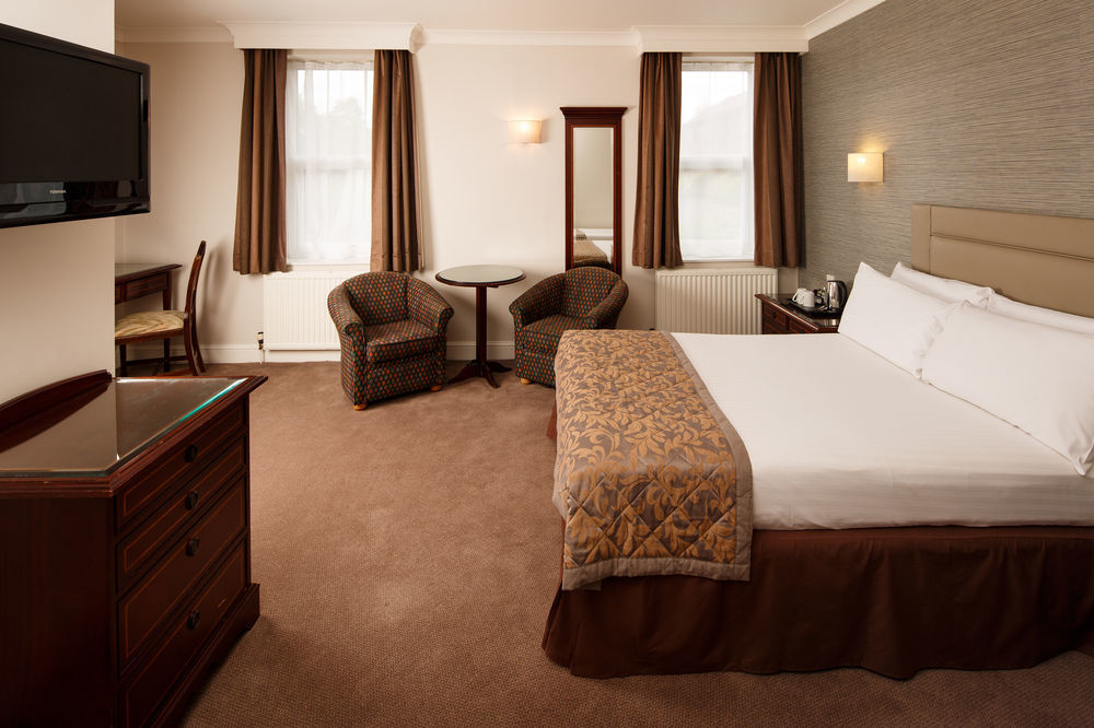 Hotel Cromwell Стівенідж Екстер'єр фото