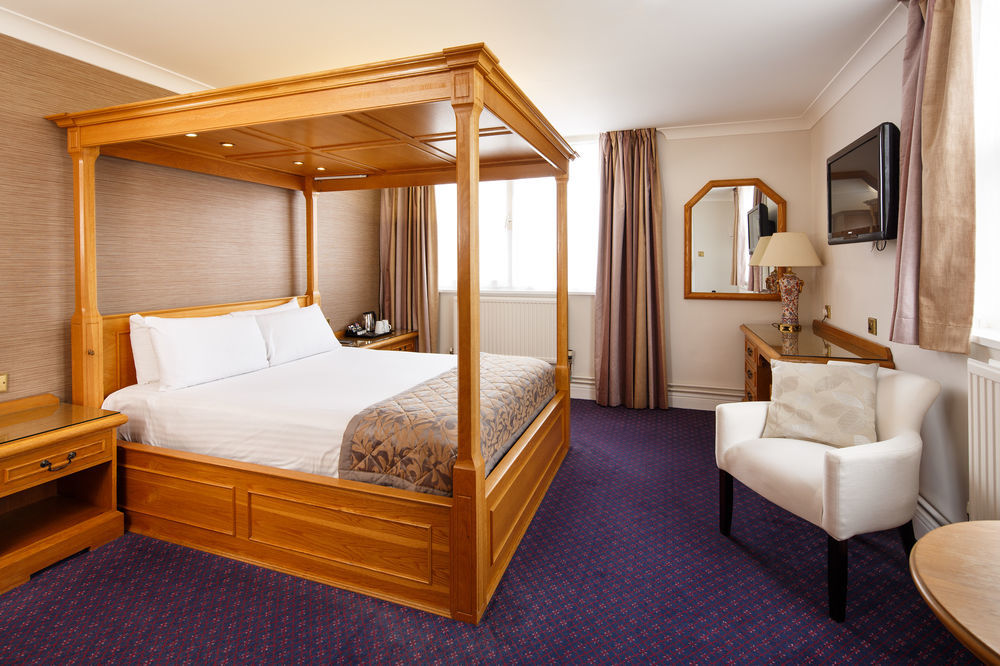 Hotel Cromwell Стівенідж Екстер'єр фото