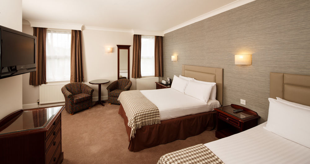 Hotel Cromwell Стівенідж Екстер'єр фото
