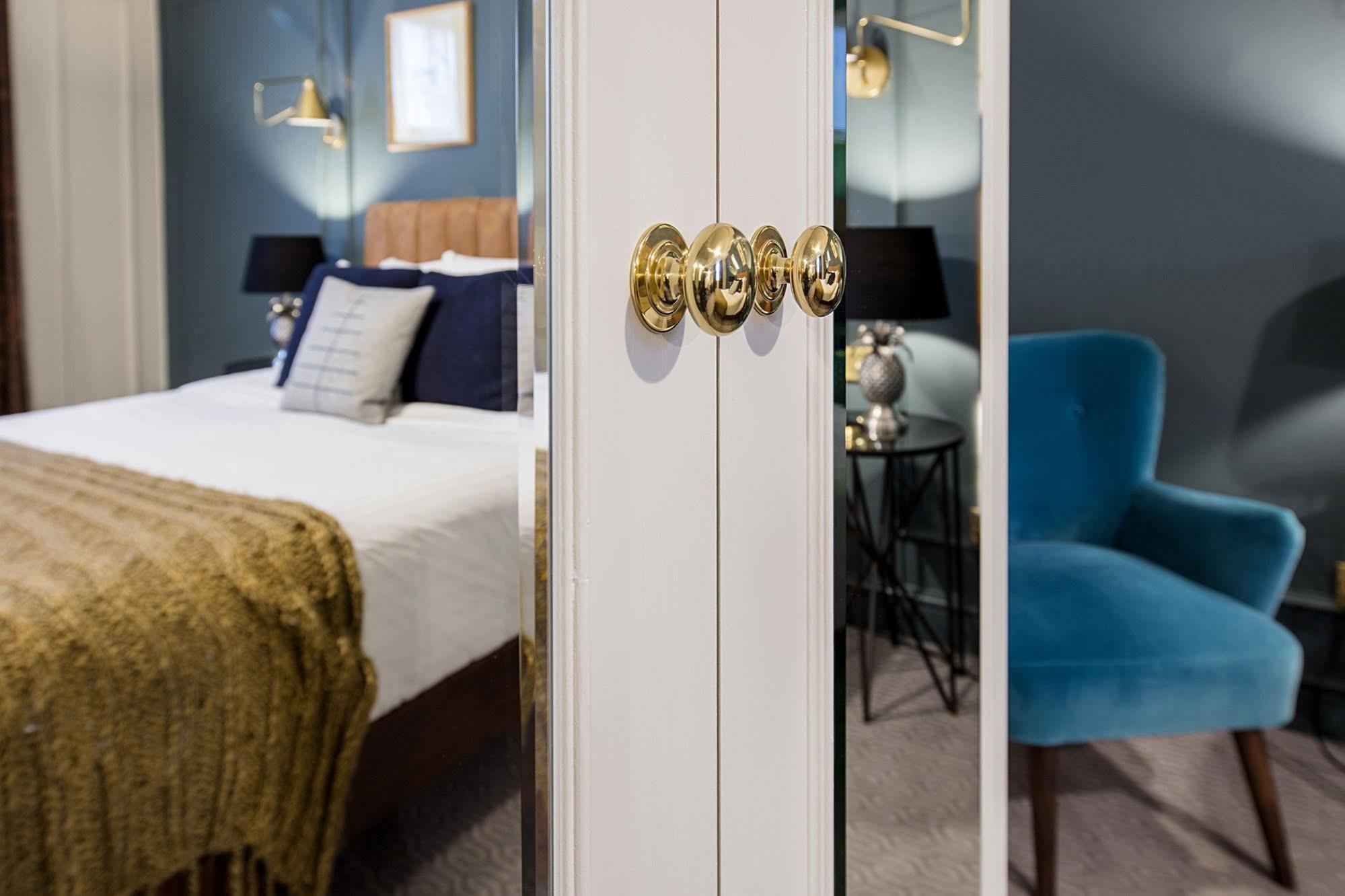 Hotel Cromwell Стівенідж Екстер'єр фото